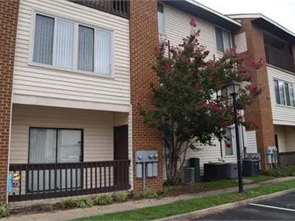 36 Pacific Dr, Hampton, VA 23666