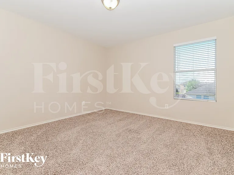 2801 Spencer Cir — Photo 13
