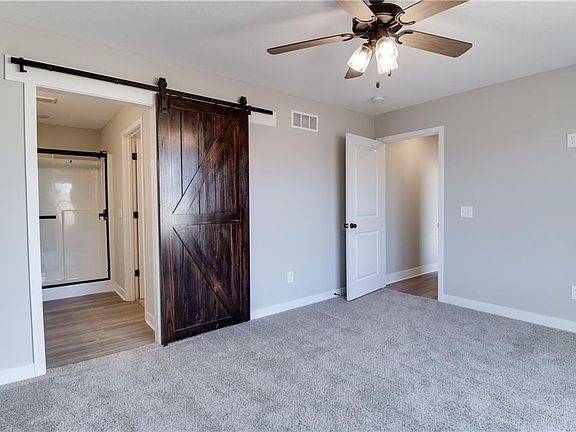 3rd image of 3105 Carlisle Ct
