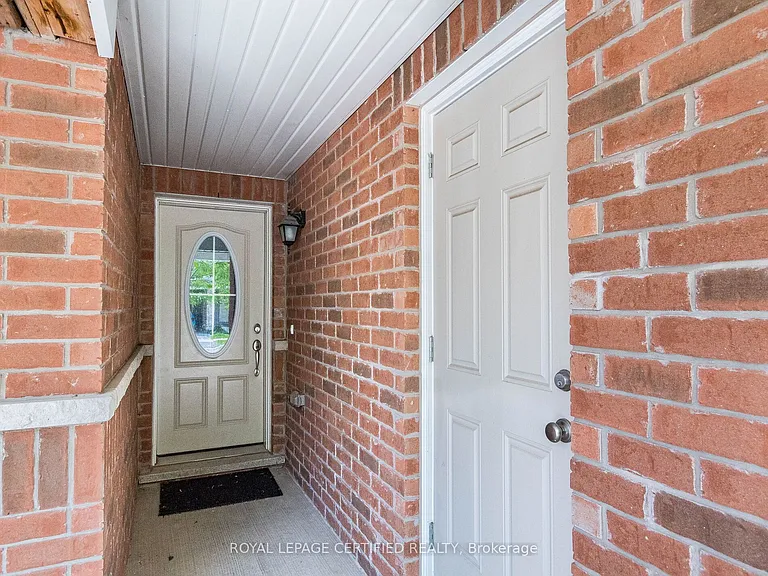 581 Allport Gate — Photo 3