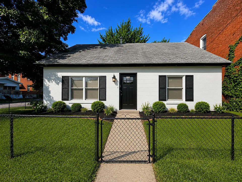 400 W Courtois St