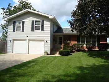 1st image of 23W174 Woodcroft Dr