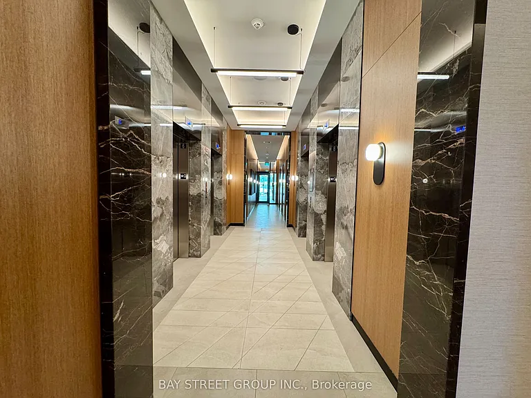 60 Central Park Dr #2013 — Photo 7