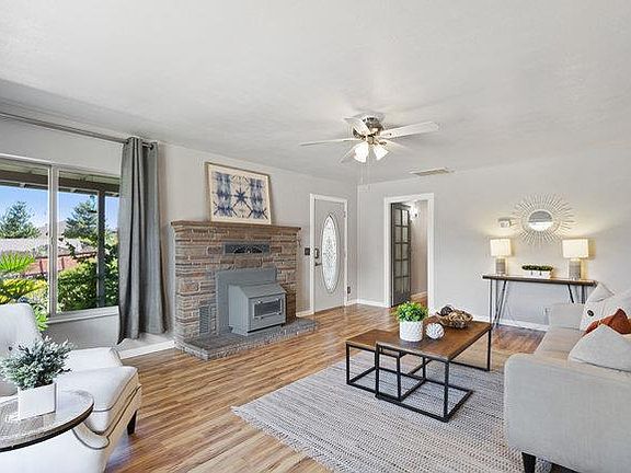 5th image of 231 La Cuesta Dr