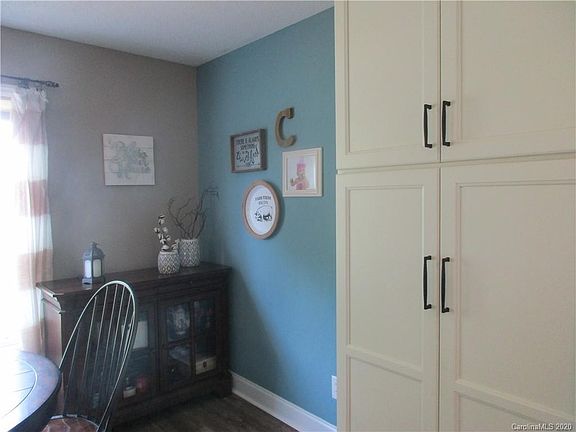 5th image of 106 Jenny Dr
