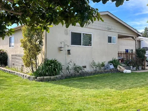 484 Ferris Ave, Marina, CA 93933