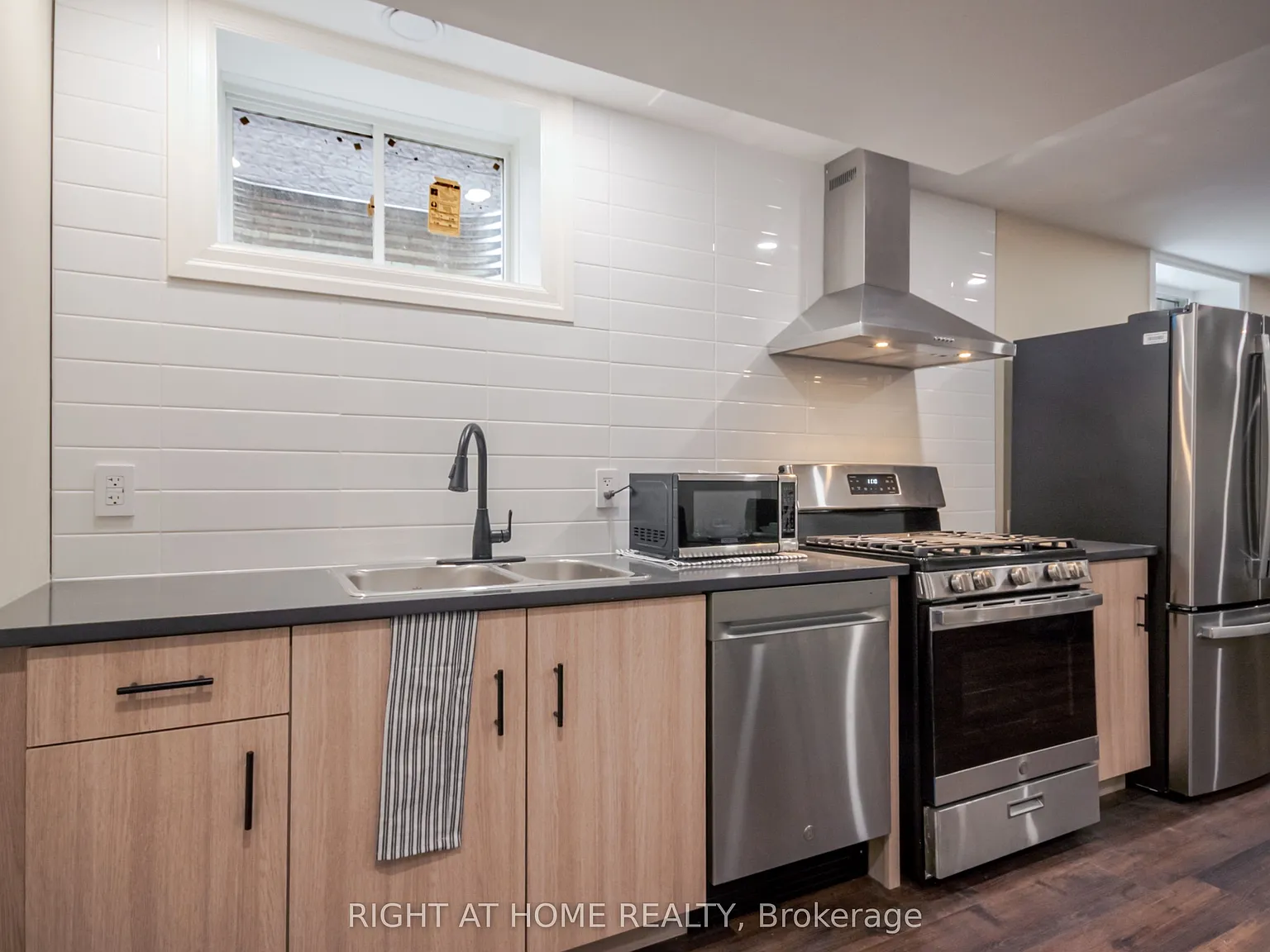 1 bed, $1,300 — Photo 4