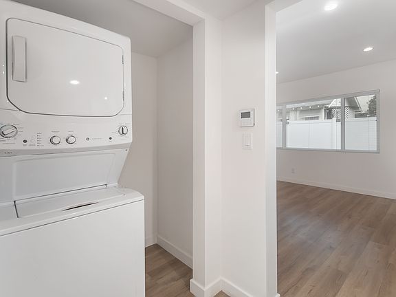 Washer & Dryer Included