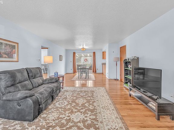5th image of 1104 Stanfield Rd