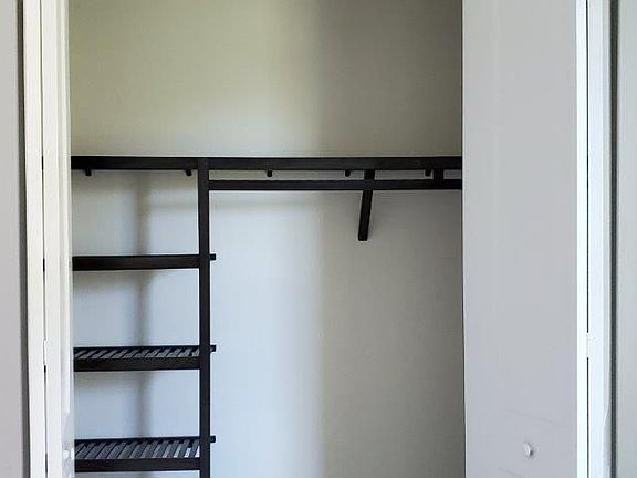 2nd image of 604 Trabue Ave #111