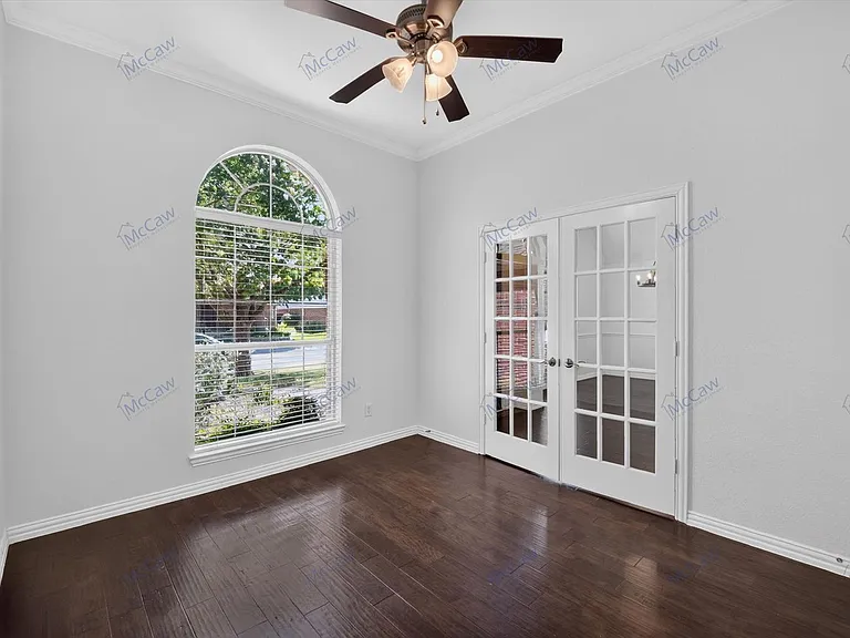 8009 Owl Creek Ln — Photo 2