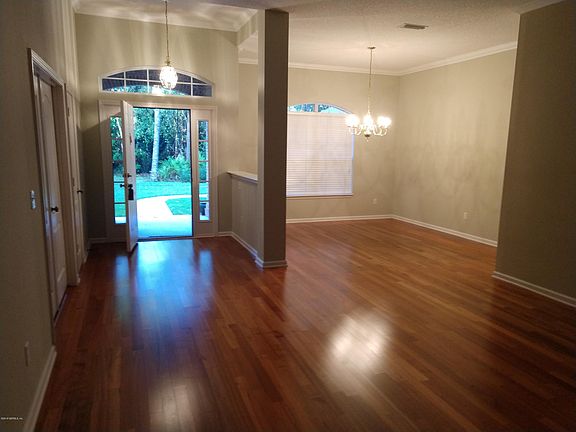 3rd image of 2897 Cranberry Cir