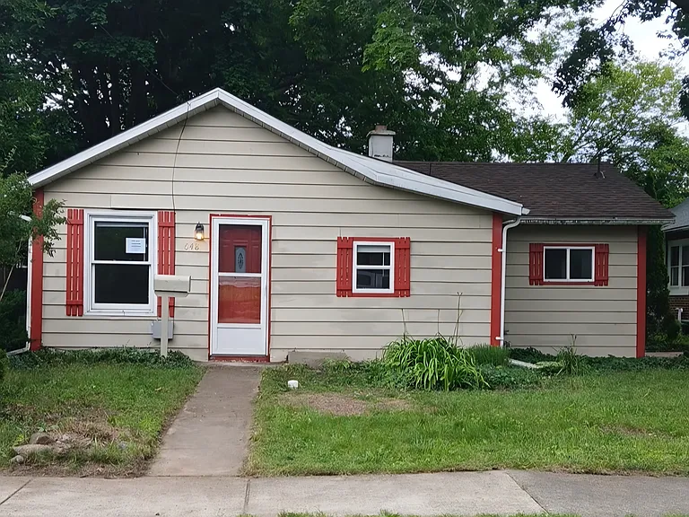 648 S Lincoln Ave — Photo 1