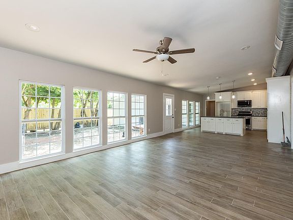 3rd image of 5005 Crockett Blvd