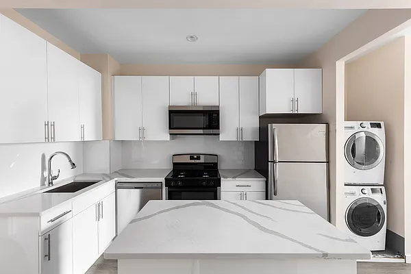 Rented by Silver Line Realty Group NY LLC | media 7