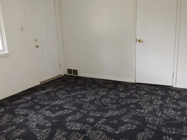 124 Woodlawn Cir — Photo 3