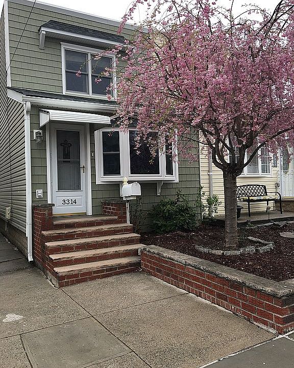 2nd image of 3314 201st St
