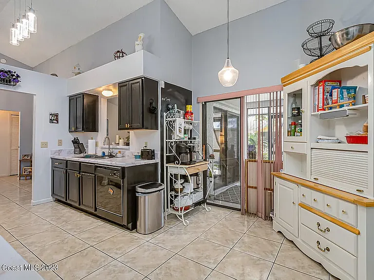 1106 Price Ave NW — Photo 7