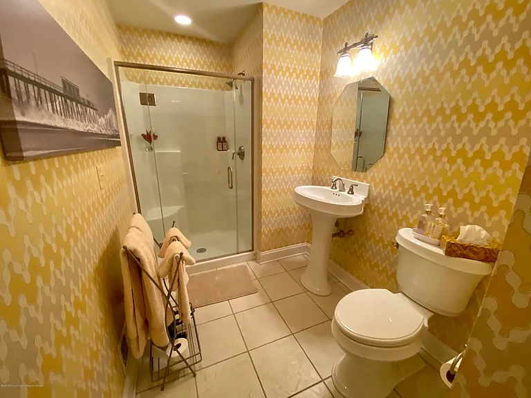 401 Garfield Ave — Photo 17
