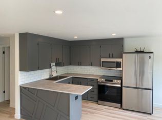 2372 48th Ave SW #1, Seattle, WA 98116