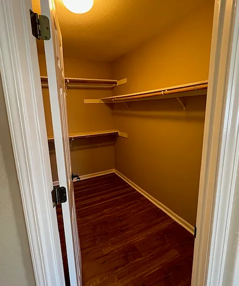 1900 Fallbrook Ln — Photo 36