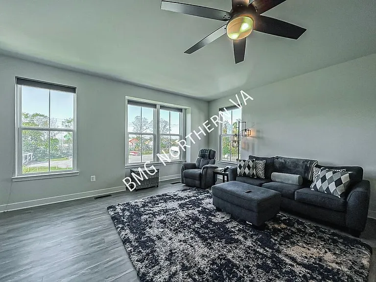 7731 Blackburn Ridge Dr — Photo 3