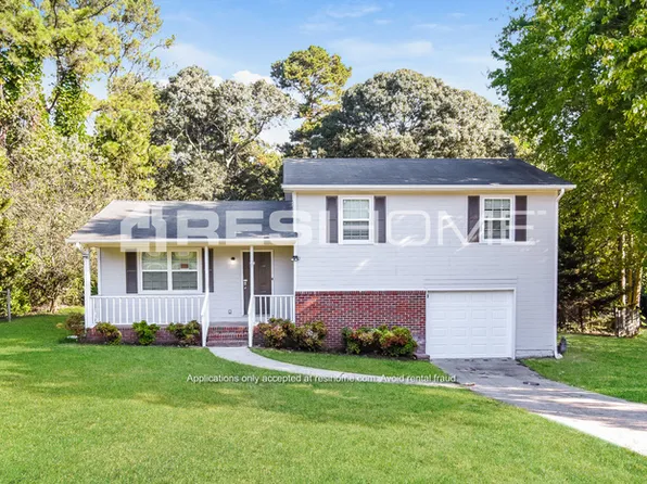 30 Knob Cir, Carrollton, GA 30116