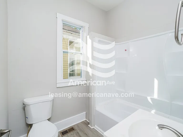 1375674_013_wm_-_bathroom_13186740.jpg