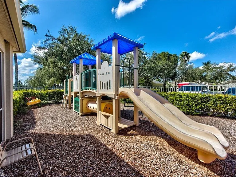 8207 Ibis Cove Cir #S — Photo 36