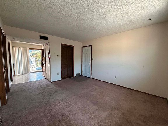2nd image of 2601 Quail Dr #7B