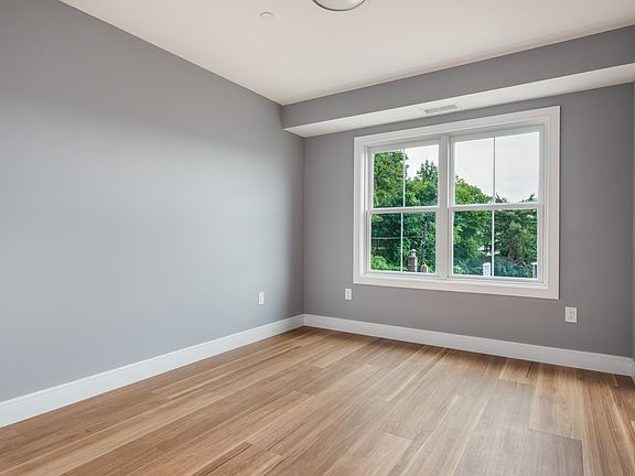 4th image of 66 Main St Unit 2E