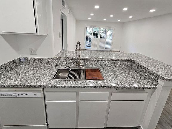 5th image of 23515 Lyons Ave Unit 169