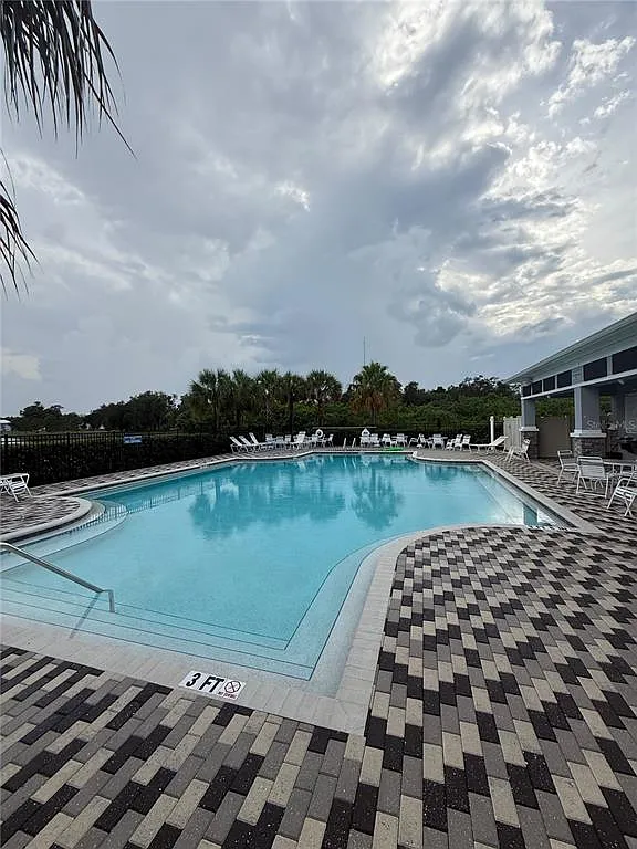 5 bed, 3.0 bath, 2447 sqft, $2,990 — Photo 3