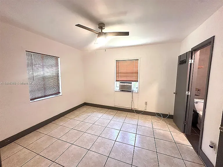 1418-1430 SW 27th St #1 — Photo 5