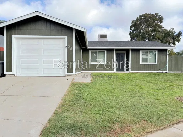 29 Swallow Ct, Merced, CA 95341