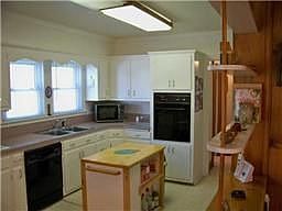 4th image of 18 Orchard Dr