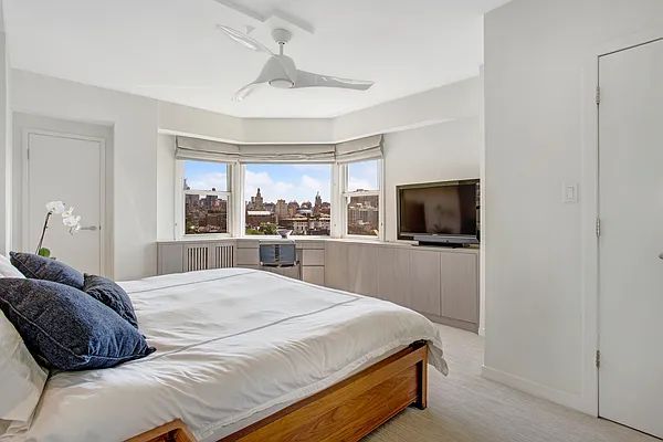 Sold by Compass | media 7