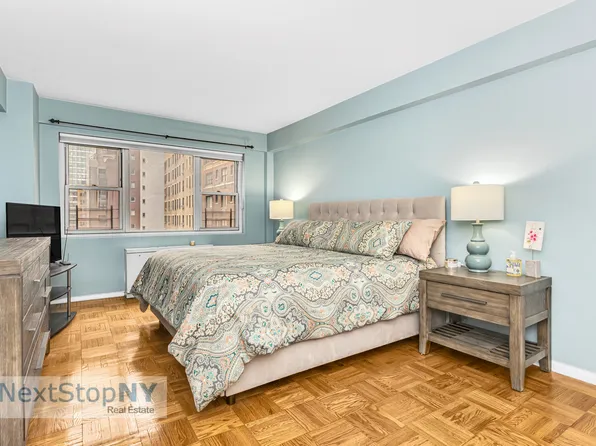 345 East 56th Street image 5 of 12