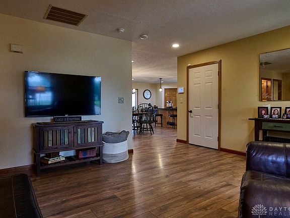 4th image of 1271 Country Oaks Ln