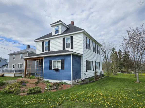 37 Morris St, Springhill, NS B0M 1X0