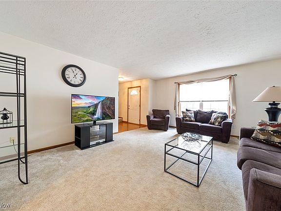5th image of 7098 Oak Tree Dr