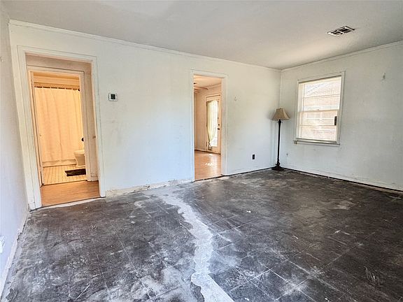 2nd image of 320 Park St