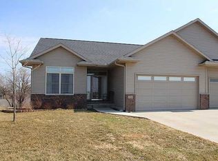 324 Windflower Ln, Solon, IA 52333