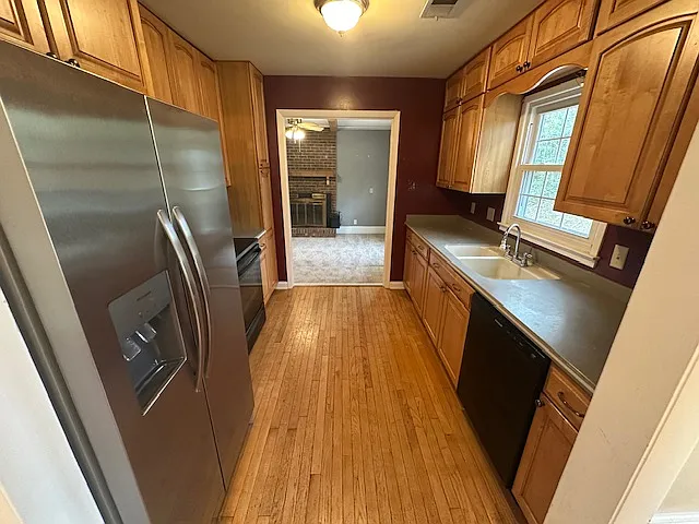 1602 Brewster Dr — Photo 5