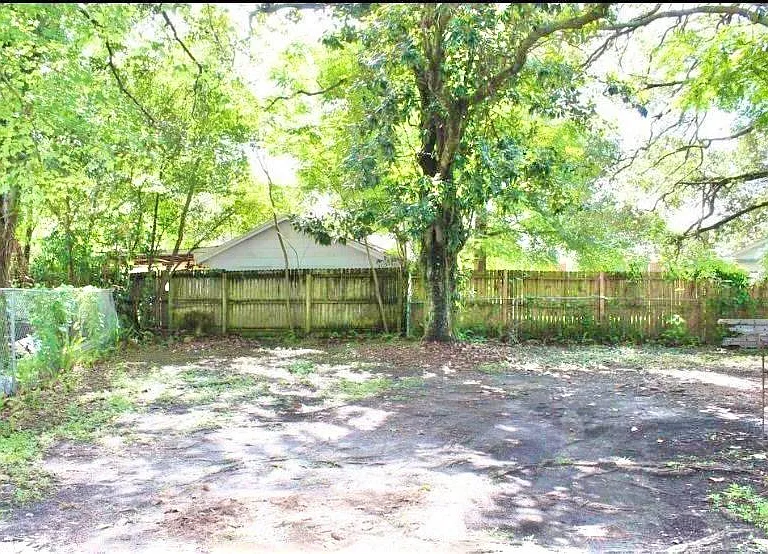 2114 Spring Park Rd — Photo 10