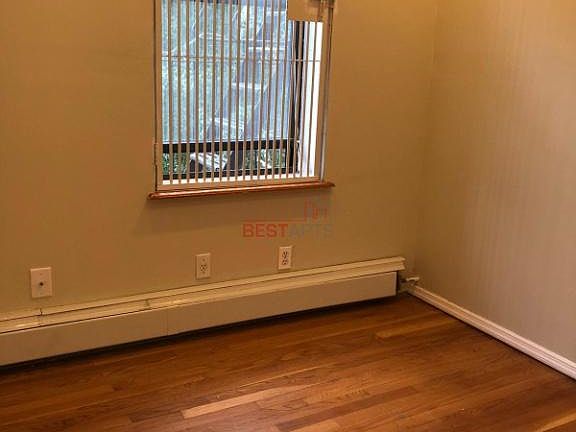 4th image of 82 W 105th St APT 9