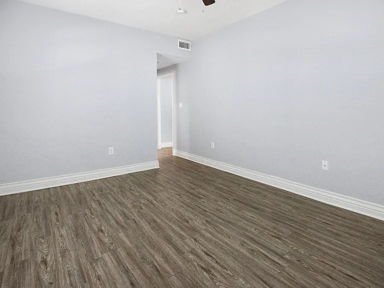 Compass Bay Apartments & Marina — Photo 27