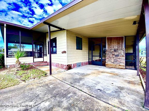 2nd image of 5009 Santa Christina Ave