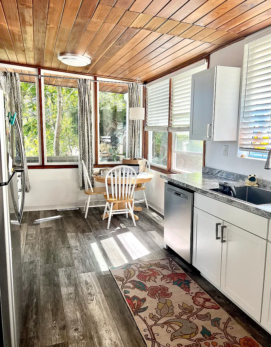2 bed, 1044 sqft, $1,990 — Photo 3