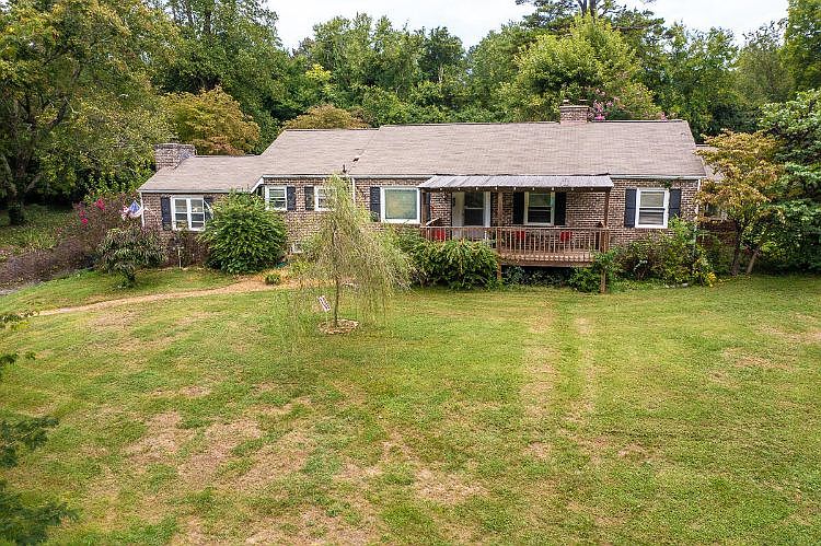 1st image of 5515 Green Valley Dr